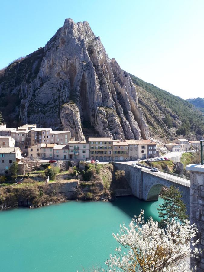 Les Mirabelles Chambres D'Hotes Sisteron Kültér fotó